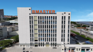 العمل معاً بقلب واحد لبناء منتجات عالية الجودة.